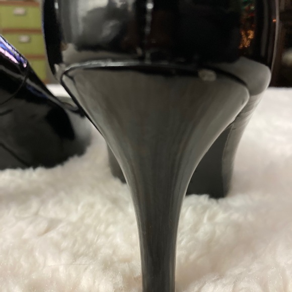 Black by Fioni - Picture 5 of 5